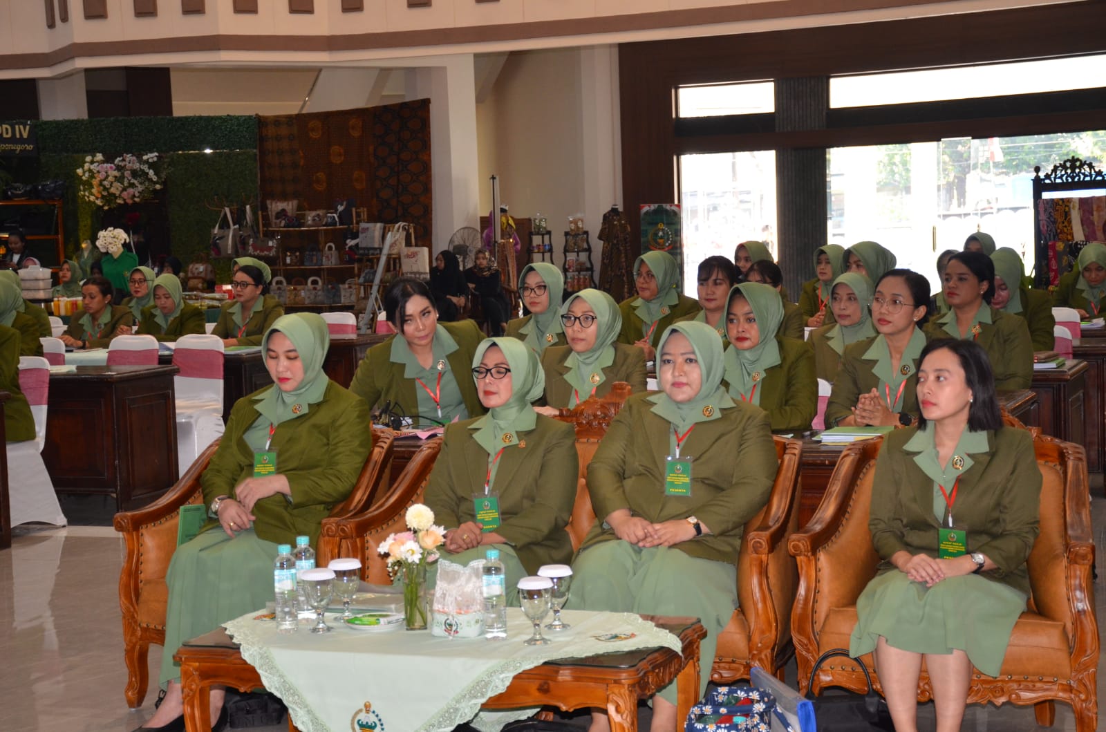 Ny. Deby Purnomosidi Hadiri Rapat Kerja Persit Kartika Chandra Kirana PD IV/Diponegoro